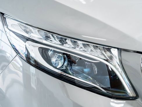 Used 2023 Mercedes-Benz Metris Passenger image 19