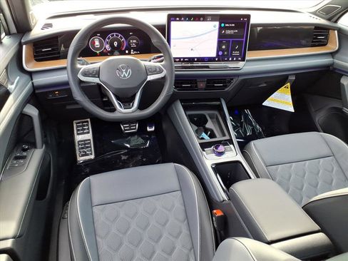 New 2026 Volkswagen Tiguan SEL R-Line image 6