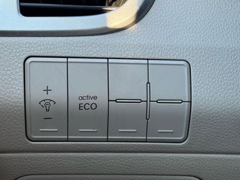 Used 2016 Hyundai Elantra GT image 19