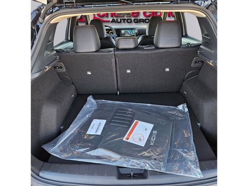 New 2026 Nissan Kicks SR FWD image 18