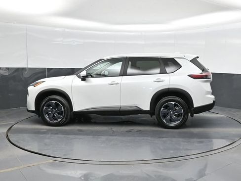 Used 2026 Nissan Rogue SV FWD image 9