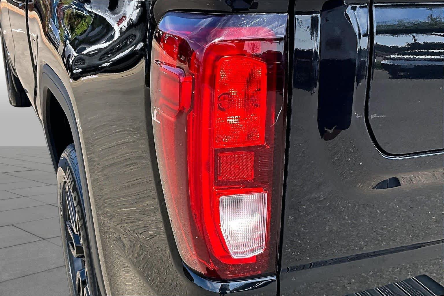 Used 2023 GMC Sierra 1500 Elevation RWD image 28