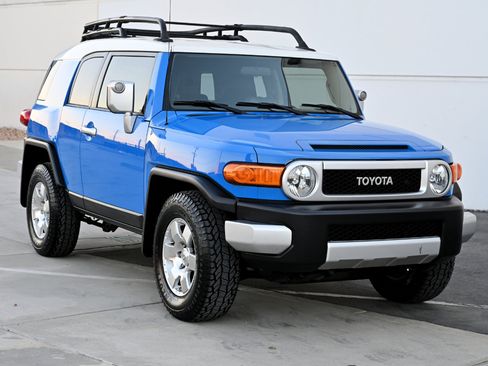 Used 2008 Toyota FJ Cruiser 2WD image 9