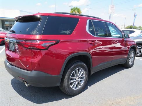 Used 2023 Chevrolet Traverse LT FWD image 3