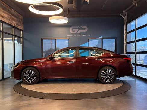 Used 2024 Nissan Altima 2.5 SV w/ SV Premium Package FWD image 42
