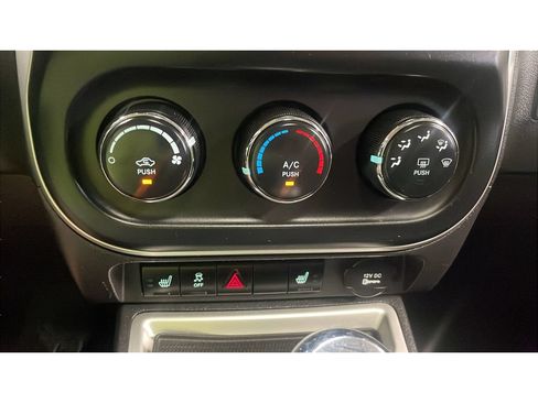 Used 2014 Jeep Compass Latitude w/ Sun/Sound Group AWD/4WD image 14