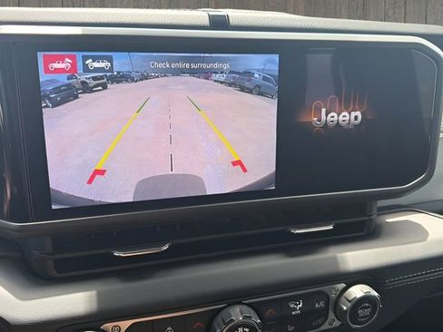 Used 2024 Jeep Wrangler Unlimited Sahara w/ Technology Group AWD/4WD image 26