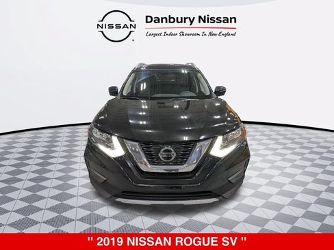 Used 2019 Nissan Rogue SV w/ Sun & Sound Touring Package AWD/4WD image 9