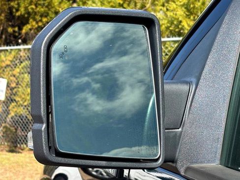 Used 2019 Ford F150 Lariat image 10