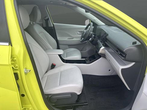 Used 2024 Hyundai Kona Limited image 31