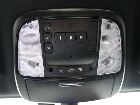 Used 2025 Dodge Durango R/T AWD/4WD image 33
