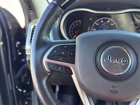 Used 2018 Jeep Grand Cherokee Overland image 14