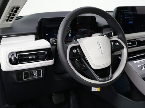 New 2026 Lincoln Aviator Reserve AWD/4WD image 11
