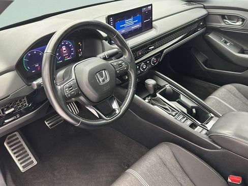 Used 2023 Honda Accord Sport image 11