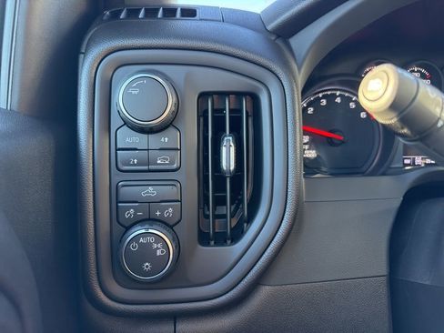 Used 2024 Chevrolet Silverado 1500 Custom image 21