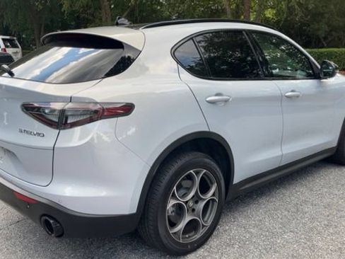 Used 2025 Alfa Romeo Stelvio Sprint AWD/4WD image 9