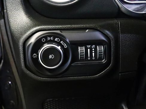 Used 2020 Jeep Wrangler Unlimited Sahara w/ Safety Group image 21