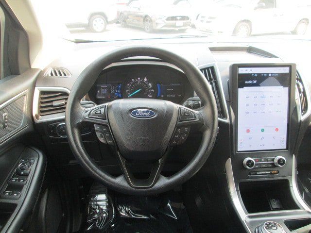 Used 2024 Ford Edge SE w/ Black Appearance Package AWD/4WD image 14