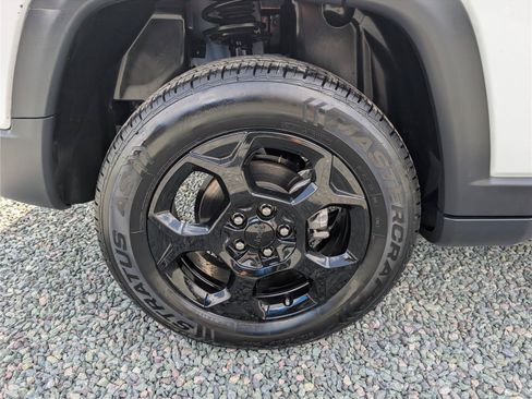 Used 2023 Jeep Compass Trailhawk AWD/4WD image 9