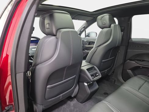 Certified 2024 Cadillac Lyriq Luxury AWD/4WD image 10