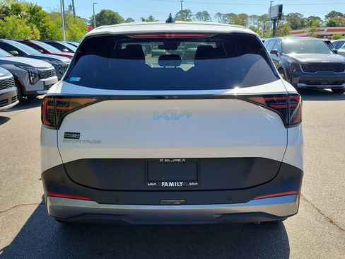 New 2026 Kia Sportage EX image 5