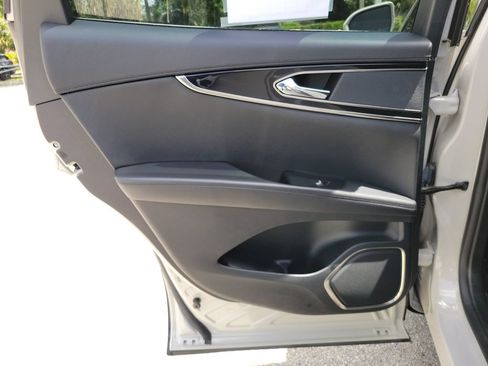 Certified 2023 Lincoln Nautilus FWD image 10