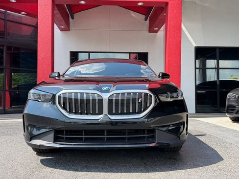 Used 2024 BMW i5 eDrive40i w/ M Sport Package RWD image 4