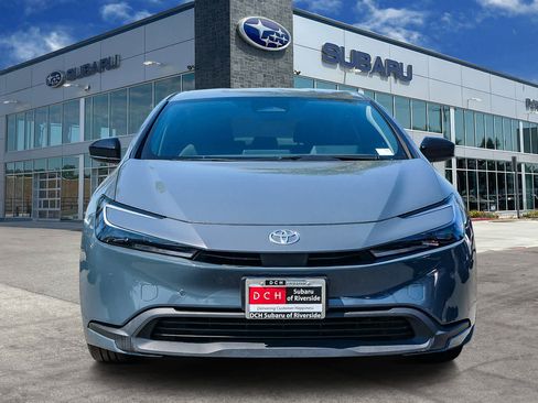 Used 2024 Toyota Prius LE FWD image 2