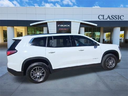 Used 2025 GMC Acadia Elevation image 9