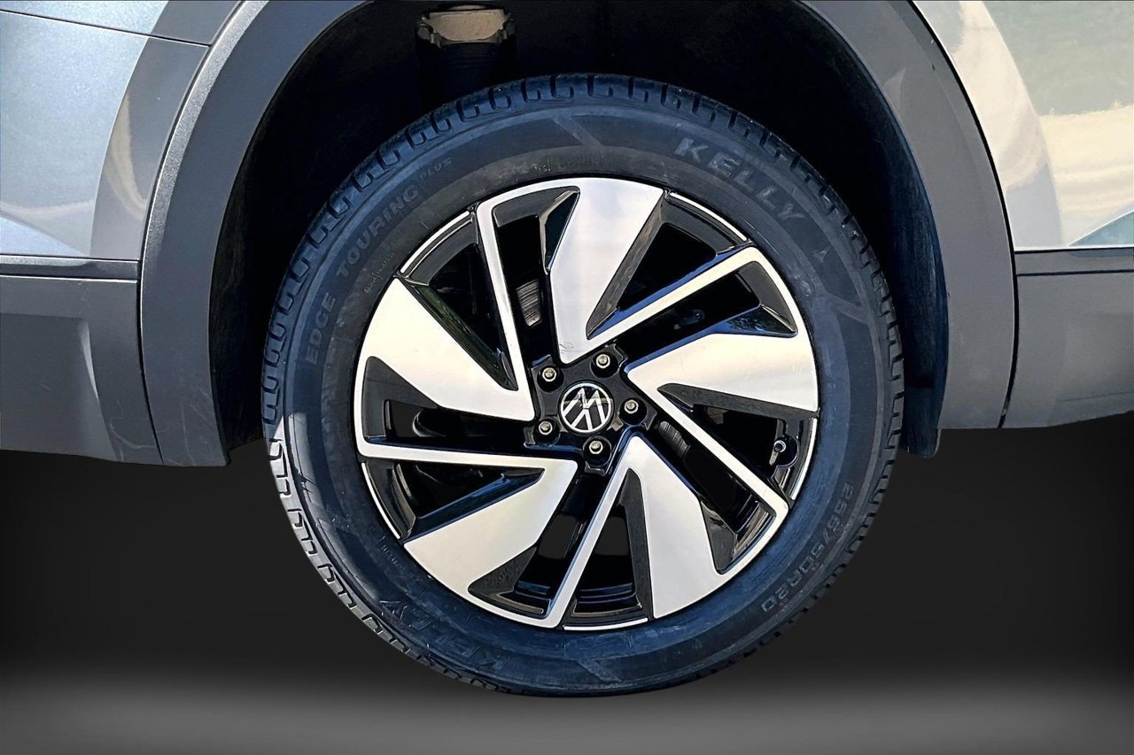 Used 2025 Volkswagen Atlas SE FWD image 36