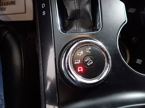 Used 2019 Ford Explorer Platinum AWD/4WD image 9