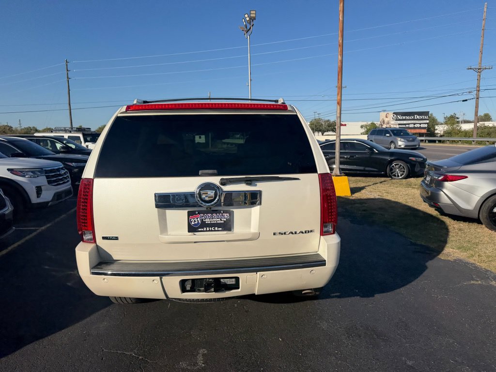 Used 2012 Cadillac Escalade Luxury AWD/4WD image 4