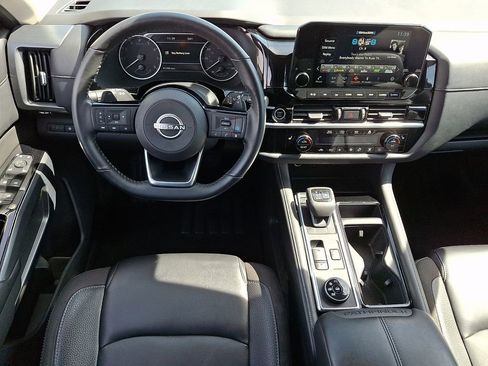 Certified 2023 Nissan Pathfinder SL image 11