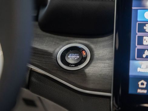 New 2025 Jeep Grand Cherokee L Limited w/ Luxury Tech Group II image 27