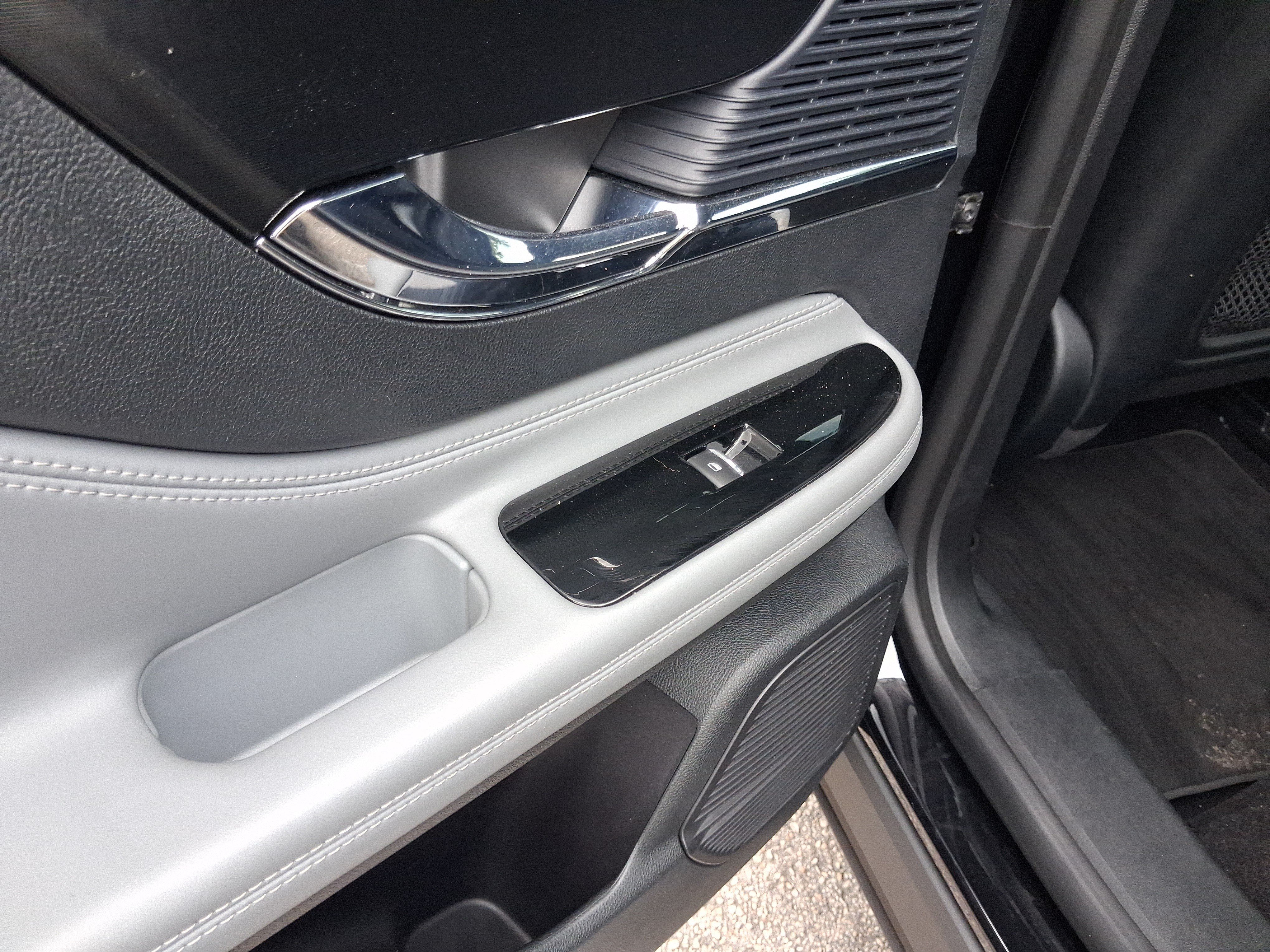 Used 2021 Lincoln Corsair FWD image 10