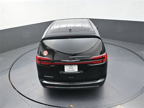 New 2026 Chrysler Pacifica Select image 14