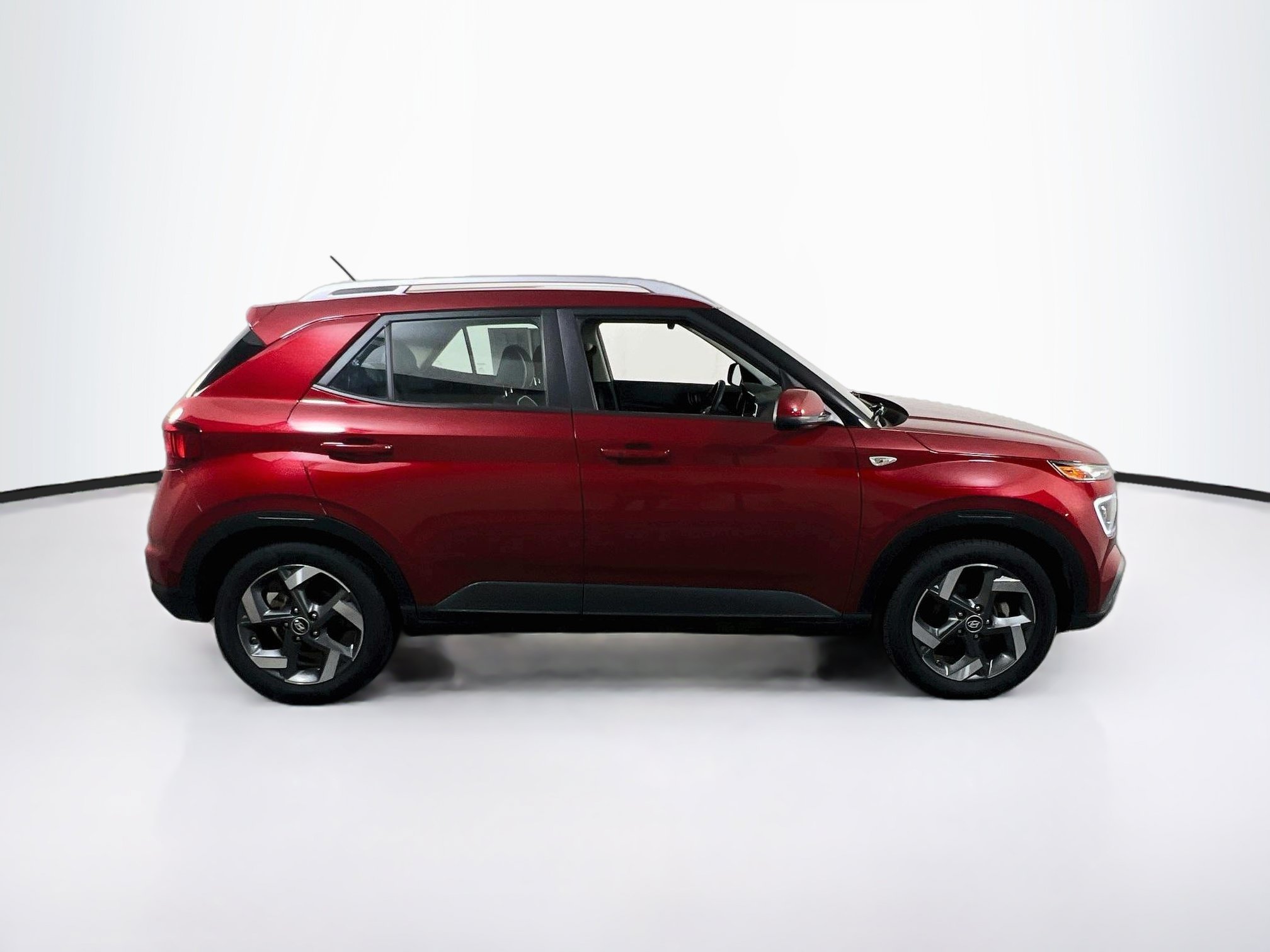 Used 2024 Hyundai Venue Limited FWD image 4