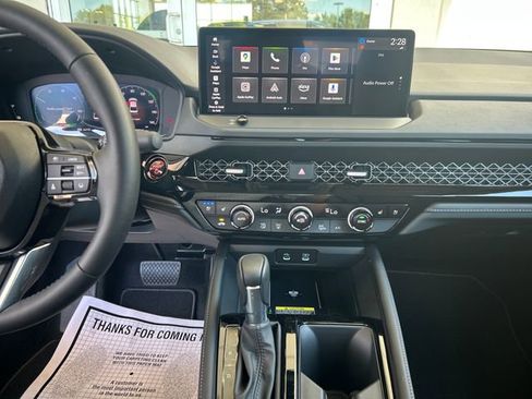 Used 2025 Honda Accord Touring image 17