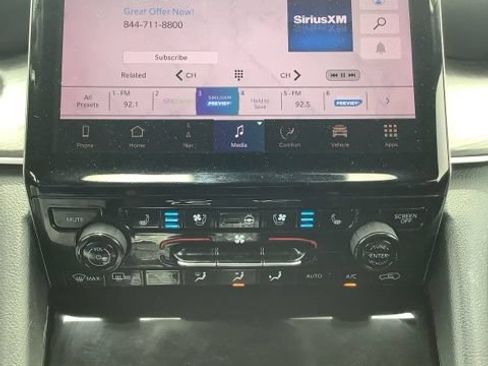 Certified 2023 Jeep Grand Cherokee Limited w/ Luxury Tech Group II AWD/4WD image 24
