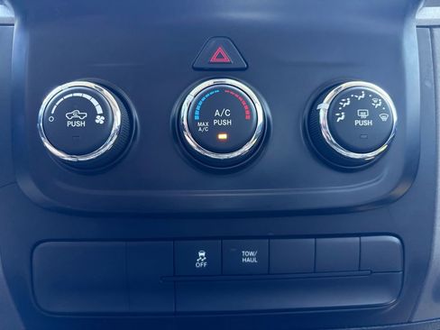 Used 2017 RAM 1500 Express image 22