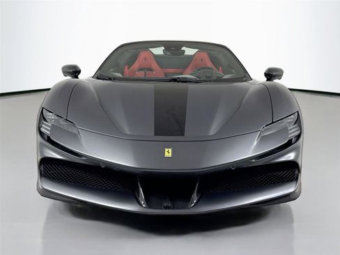 Used 2022 Ferrari SF90 Spider image 11