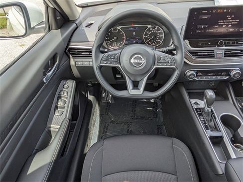 New 2025 Nissan Altima 2.5 SV w/ SV Special Edition Package image 16