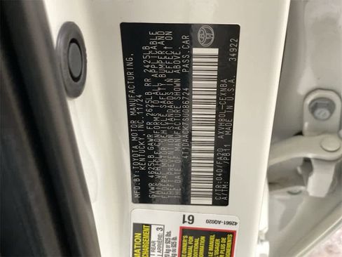 Used 2025 Toyota Camry LE image 32