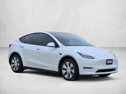 Used 2023 Tesla Model Y Long Range AWD/4WD image 3