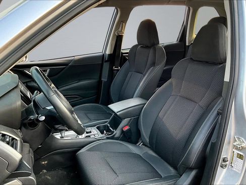 Used 2022 Subaru Forester Premium AWD/4WD image 17
