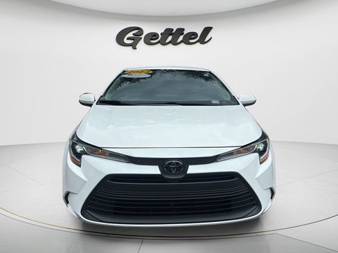 Used 2024 Toyota Corolla LE FWD image 2
