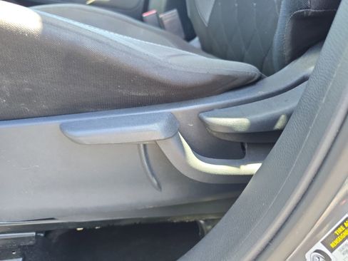 Used 2020 Nissan Kicks S FWD image 15