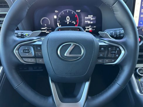 Used 2025 Lexus GX 550 image 17