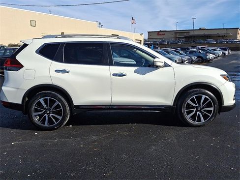 Used 2018 Nissan Rogue SL w/ Premium Package image 7