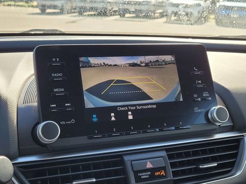 Used 2018 Honda Accord LX image 24